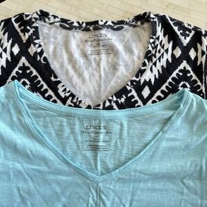 Chicos Lot Size 1 The Ultimate Tee Blue V-Neck B/W Abstract Short Sleeve Women M